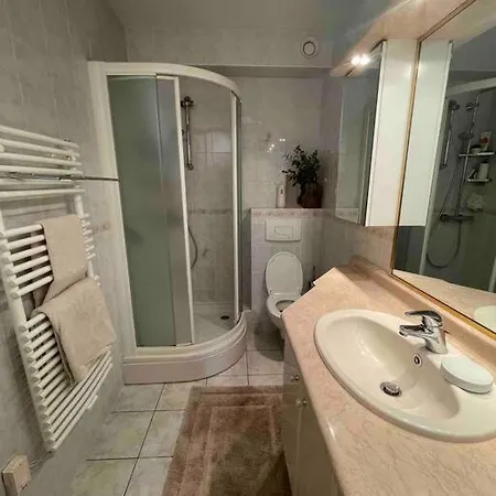 Apartament Avec Balcon Et Parking
