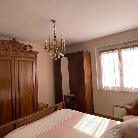 Apartament Avec Balcon Et Parking Thiers