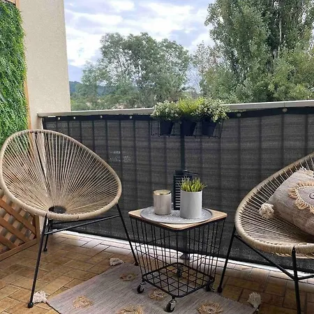 Avec Balcon Et Parking